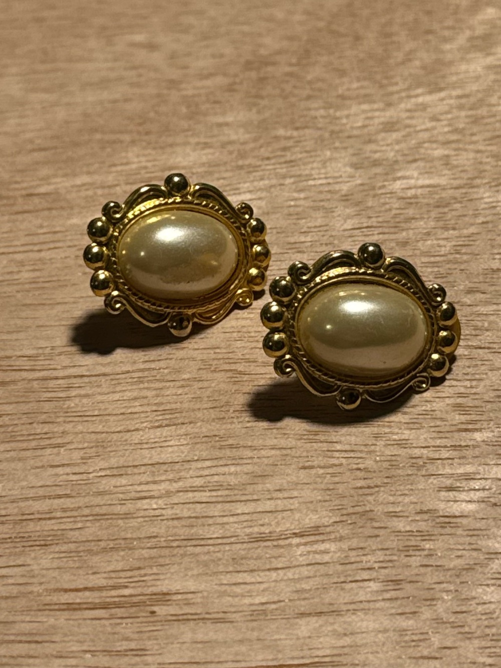 Gold-Tone Pearl Center Oval clip on Earrings